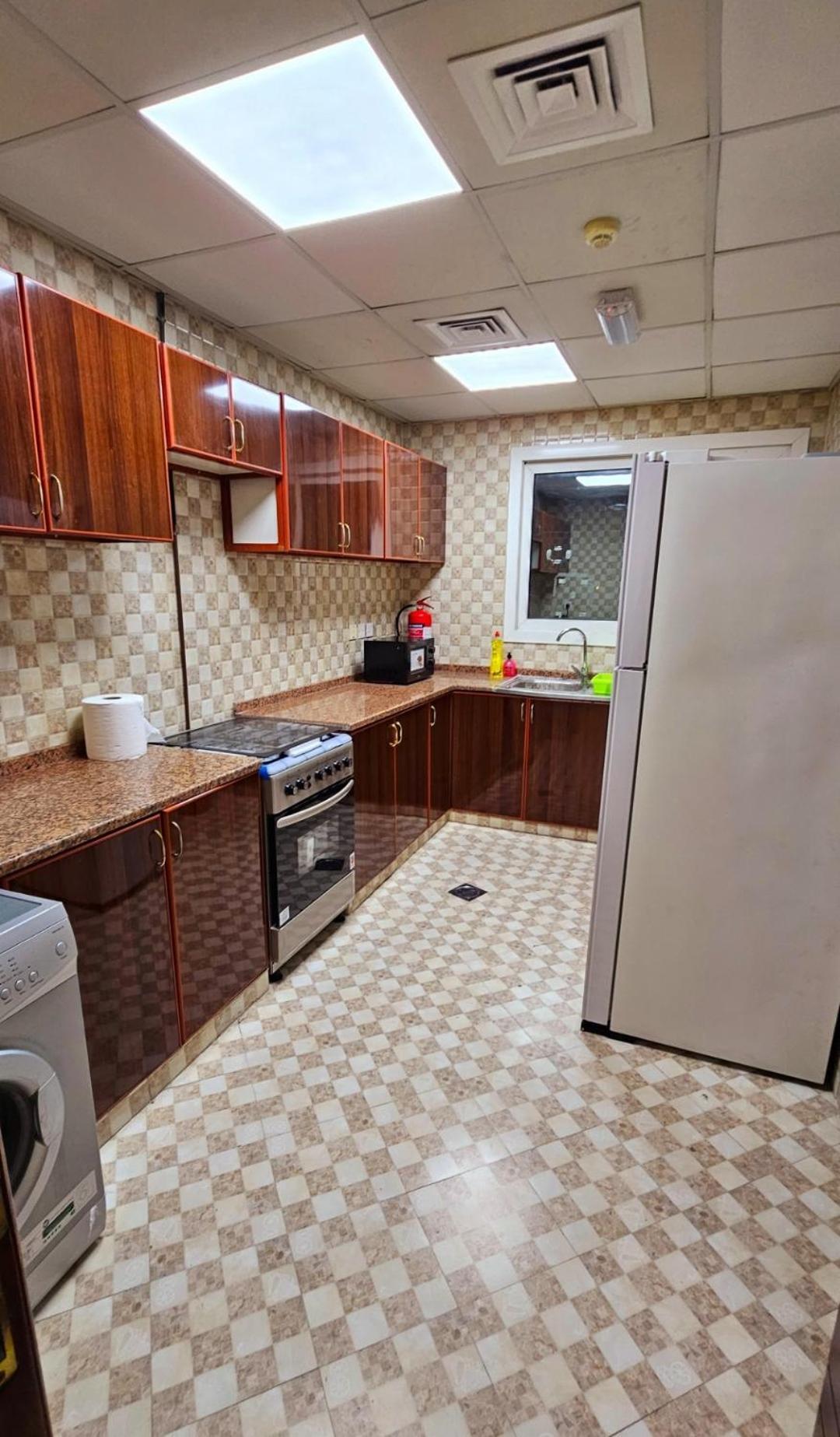 Executive With Attached Private Bathroom In A Shared Проживання в сім'ї Шарджа